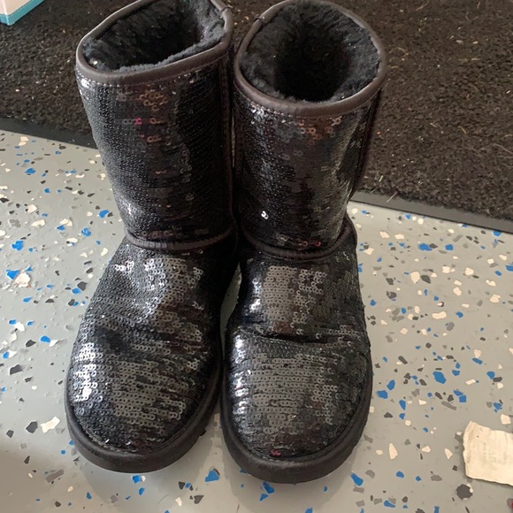 Sparkly Ugg boots - Picture 1 of 4